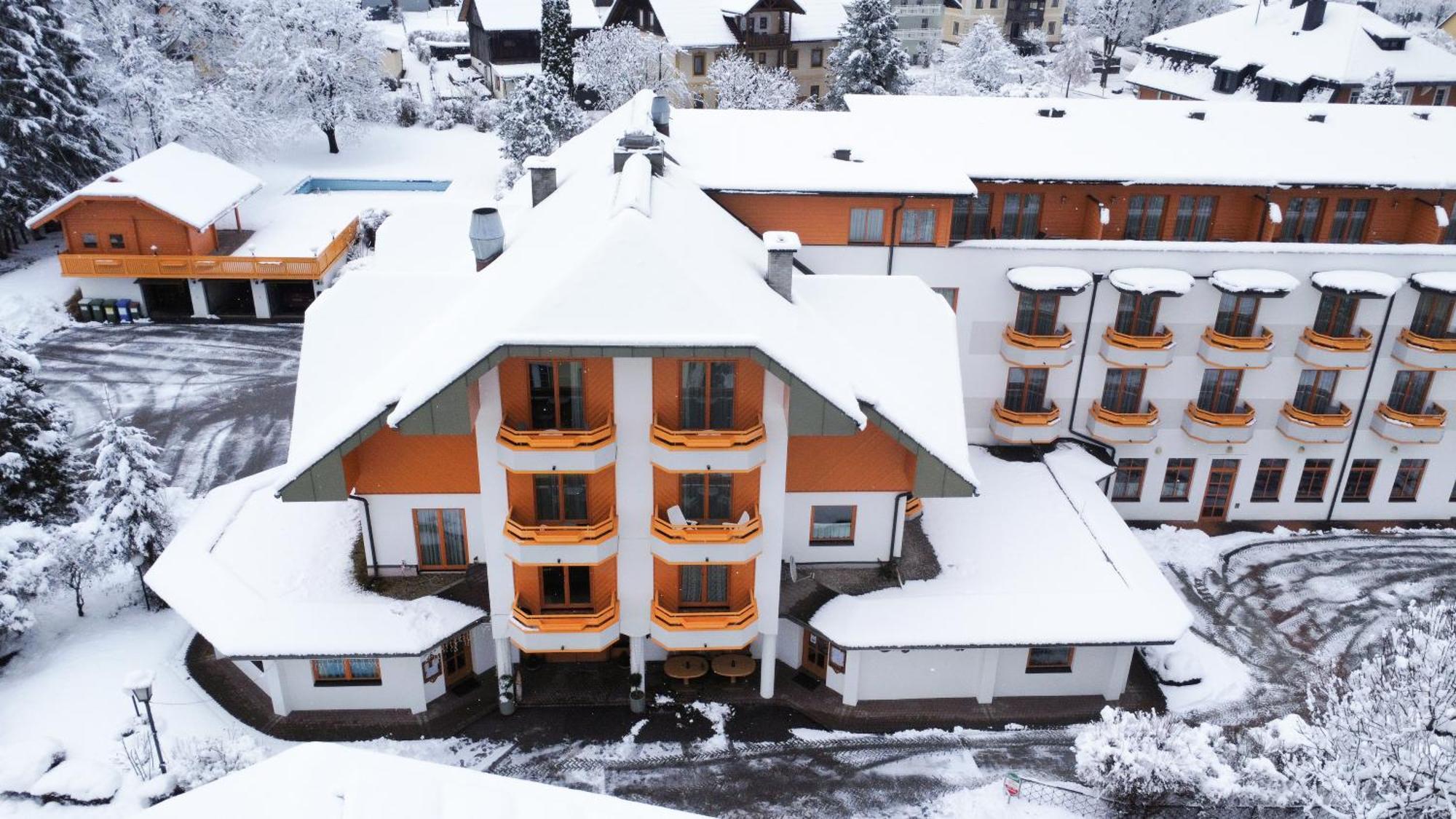 Hotel Burgstallerhof Feld am See Buitenkant foto